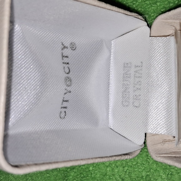 Genuine Crystal, "Ruby", Heart ❤️ Shaped Pierced Earrings ❤️ - Picture 4 of 7